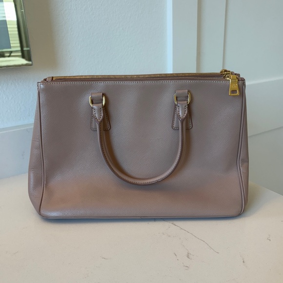 EUC Prada Saffiano Satchel Medium - Picture 3 of 12